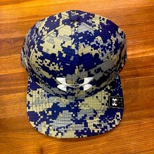 Under Armour Short Par 4 digital camouflage flat bill hat.  NWT